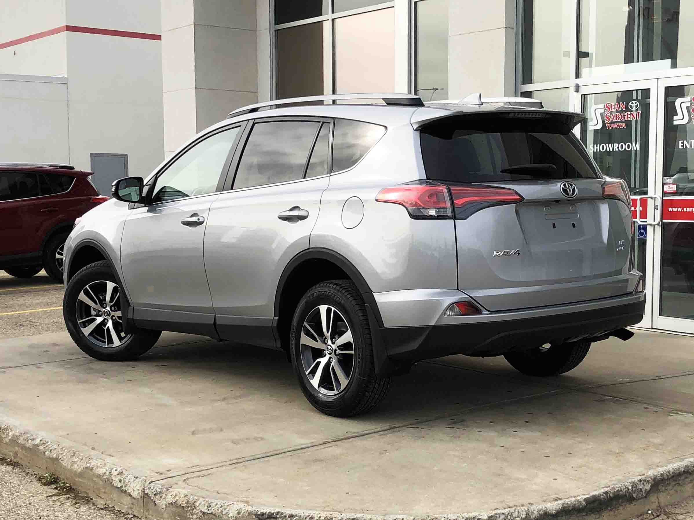 2018 TOYOTA RAV4 LE